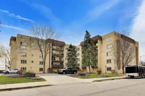 6455 W Belle Plaine Ave #411, Chicago, IL 60634