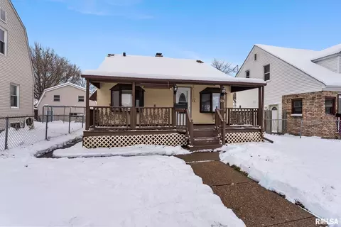 125 S Birchwood Ave, Davenport, IA 52802
