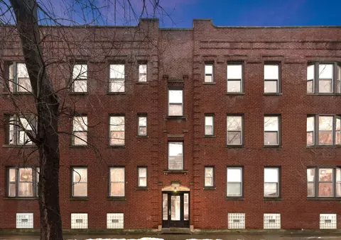 1417 W Arthur Ave #1R, Chicago, IL 60626