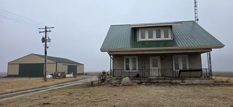 3055 N 2300 E Rd, Martinton, IL 60951
