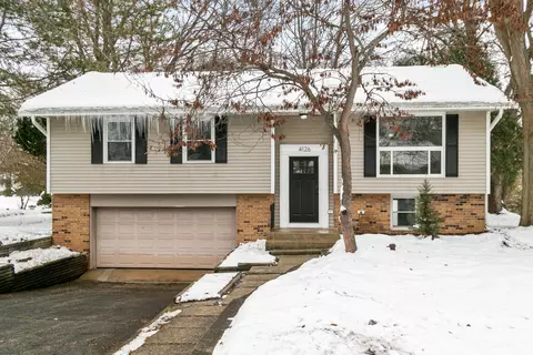 4126 Wildwood Dr, Crystal Lake, IL 60014