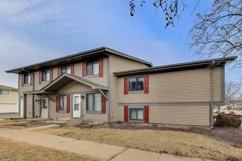29 W532 Winchester Cir #4, Warrenville, IL 60555