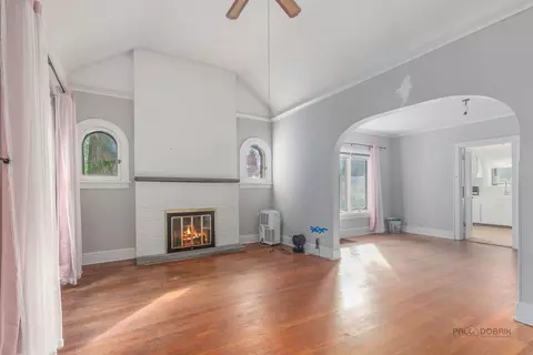 Living - 117 E Washington Ave, Lake Bluff, IL 60044 photo 1 of 6