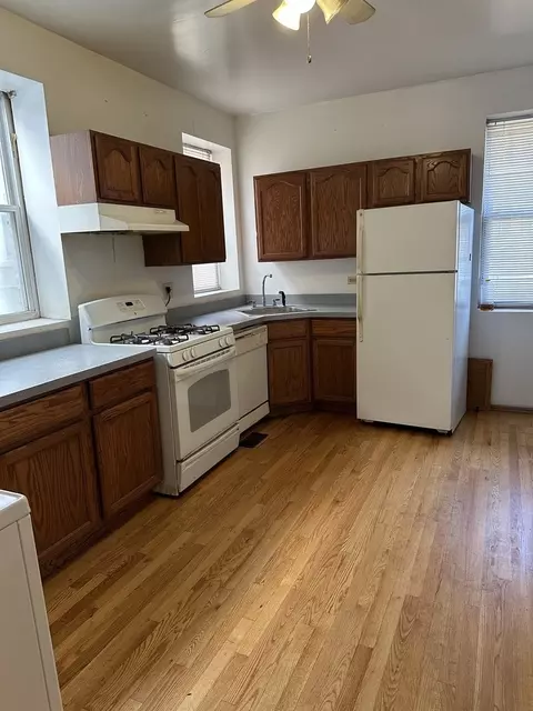 847 S Miller St, Chicago, IL 60607 photo 2