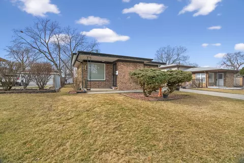 16488 Barton Ln, Oak Forest, IL 60452