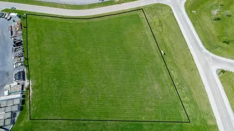 0000 N Oak Ln, Blue Grass, IA 52726