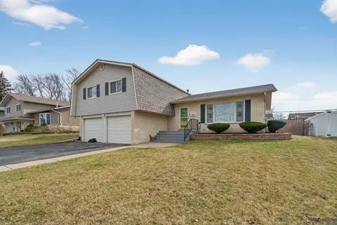 6331 Arcadia Dr, Tinley Park, IL 60477