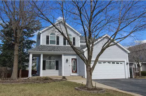 648 Thunderbird Trl, Carol Stream, IL 60188