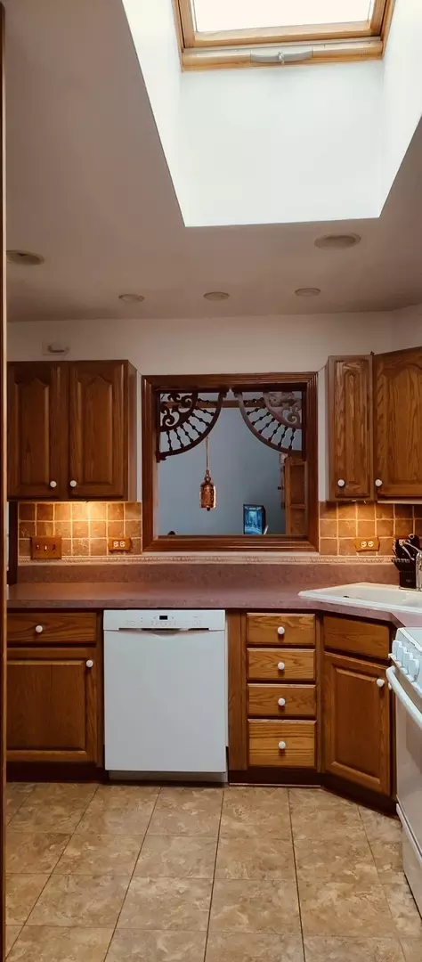 Kitchen - 1445 Everett Ave, Des Plaines, IL 60018 photo 1 of 2