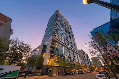 1720 S Michigan Ave #405, Chicago, IL 60616