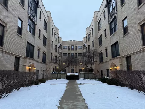 Undisclosed, Evanston, IL 60202 photo 2