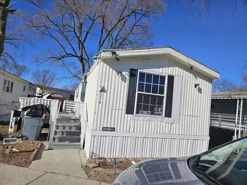 3316 Pace St, Park City, IL 60085