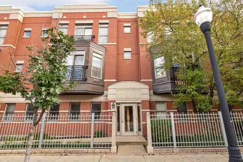 1421 S Halsted St #3A, Chicago, IL 60607