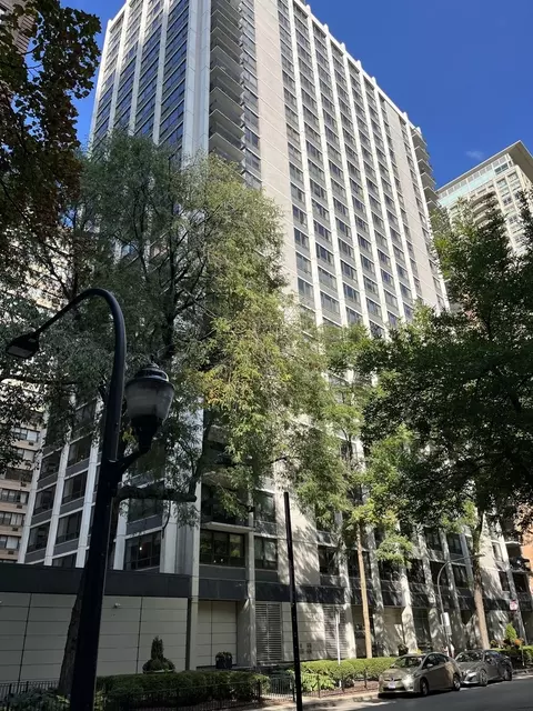 222 E Pearson St #1406, Chicago, IL 60611