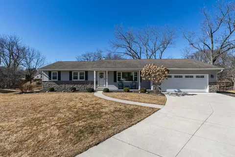 504 E 9th Avenue Ct, Coal Valley, IL 61240