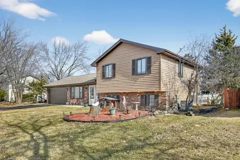 3945 County Farm Rd, Hanover Park, IL 60133