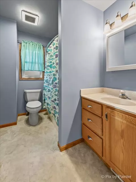 Bath - 1802 Channel Beach Ave, Johnsburg, IL 60051 photo 3 of 3