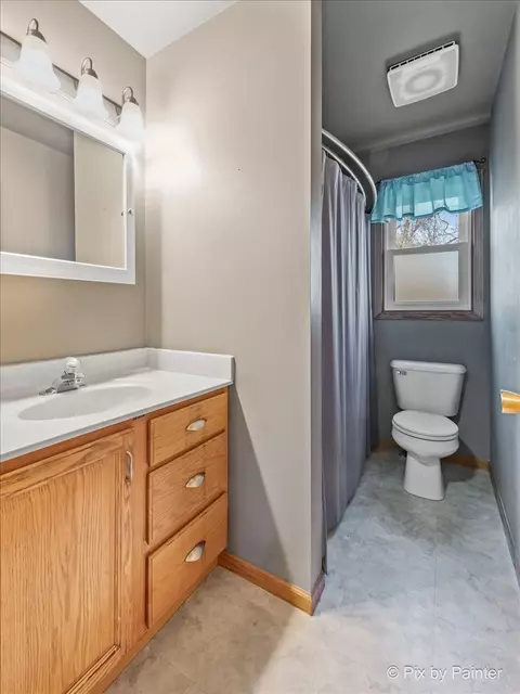 Bath - 1802 Channel Beach Ave, Johnsburg, IL 60051 photo 2 of 3