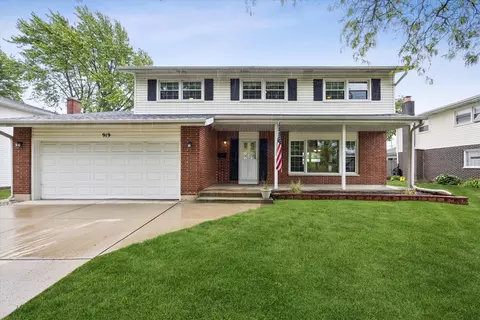 919 E Ironwood Dr, Mount Prospect, IL 60056