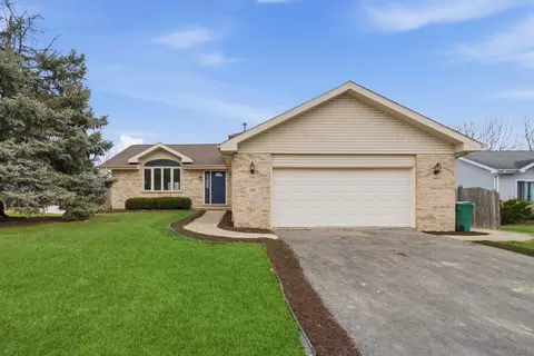 514 N Lockwood Dr, Lockport, IL 60441