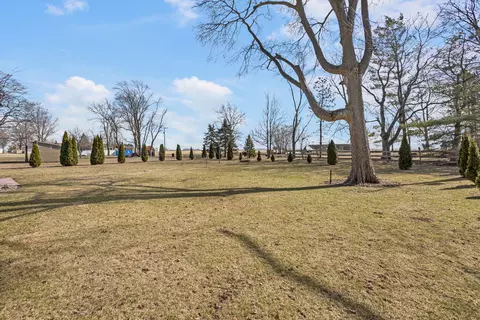 Exterior - 101 E Mansfield St, Bement, IL 61813 photo 5 of 9