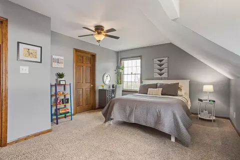 Bedroom - 101 E Mansfield St, Bement, IL 61813 photo 4 of 7