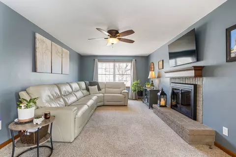 Living - 101 E Mansfield St, Bement, IL 61813 photo 4 of 4