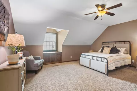 Bedroom - 101 E Mansfield St, Bement, IL 61813 photo 6 of 7