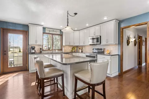 Kitchen - 101 E Mansfield St, Bement, IL 61813 photo 5 of 6