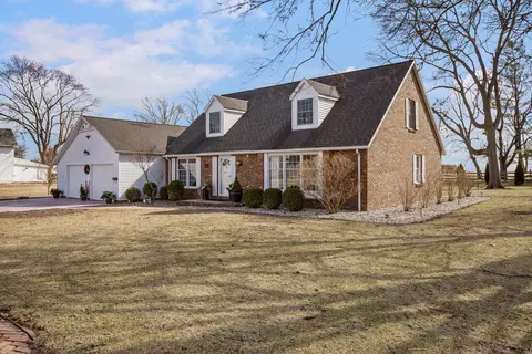 Exterior - 101 E Mansfield St, Bement, IL 61813 photo 9 of 9