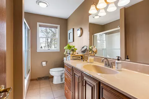 Bath - 101 E Mansfield St, Bement, IL 61813 photo 1 of 2