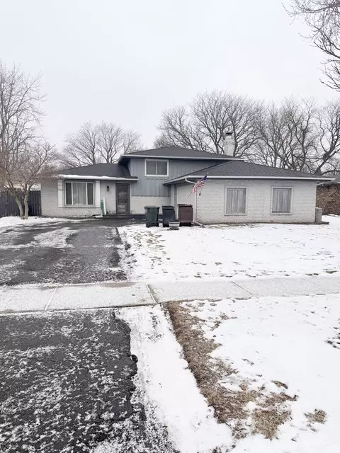 452 Manor Dr, Peotone, IL 60468