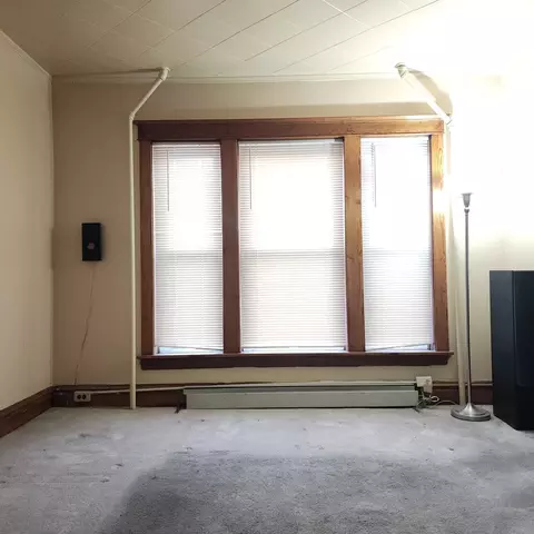 Living - Undisclosed, Chicago, IL 60643 photo 3 of 4