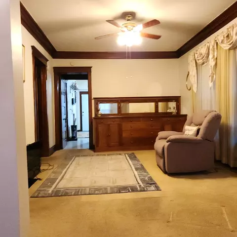 Living - Undisclosed, Chicago, IL 60643 photo 4 of 4
