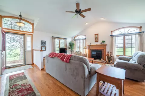 471 Linden Cir, Beecher, IL 60401 photo 3