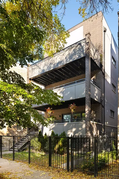 2916 W Shakespeare Ave #3, Chicago, IL 60647