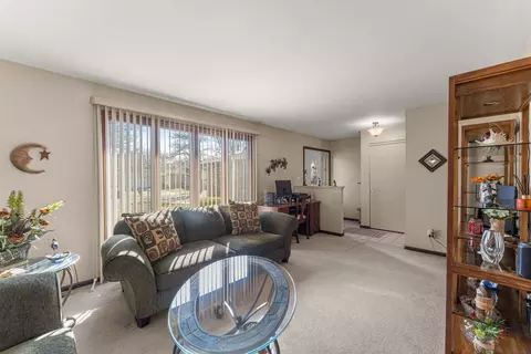 Living - Undisclosed, Mokena, IL 60448 photo 5 of 7