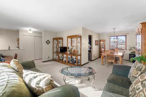 Living - Undisclosed, Mokena, IL 60448 photo 7 of 7