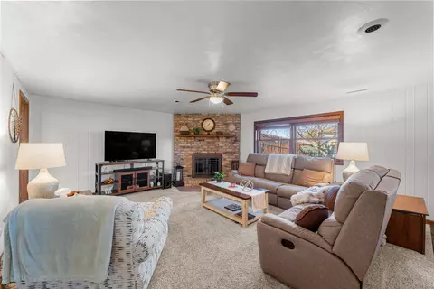 Living - Undisclosed, Mokena, IL 60448 photo 2 of 7
