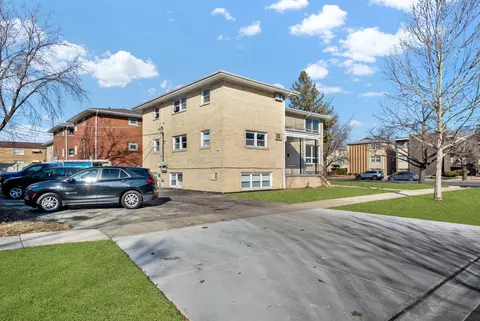 Exterior - 484 Shenstone Rd, Riverside, IL 60546 photo 3 of 4