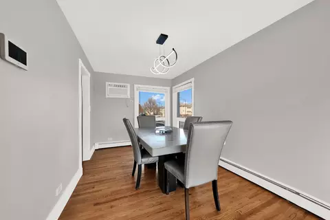 Dining - 484 Shenstone Rd, Riverside, IL 60546 photo 1 of 2