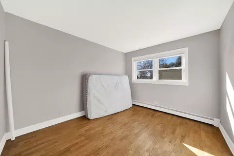 Bedroom - 484 Shenstone Rd, Riverside, IL 60546 photo 8 of 8