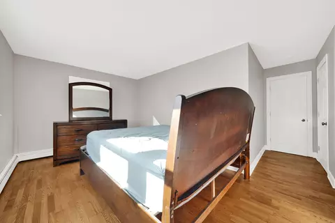 Bedroom - 484 Shenstone Rd, Riverside, IL 60546 photo 2 of 8