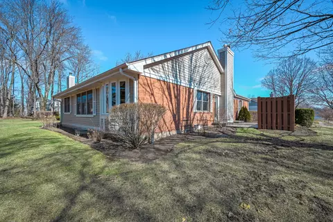 Exterior - Undisclosed, Wheaton, IL 60189 photo 5 of 9