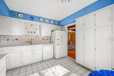 Kitchen - Undisclosed, Wheaton, IL 60189 photo 2 of 3