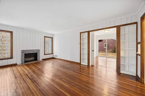 Living - 575 S Wall St, Kankakee, IL 60901 photo 2 of 2