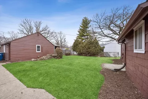 Exterior - 575 S Wall St, Kankakee, IL 60901 photo 5 of 7