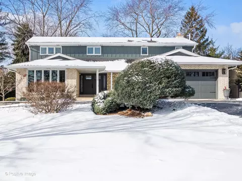 2 S630 Avenue Chateaux E, Oak Brook, IL 60523