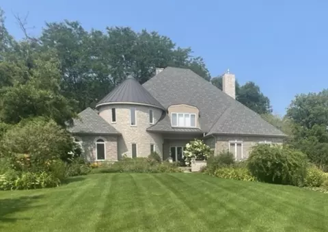 8 S230 Hampton Cir, Naperville, IL 60540