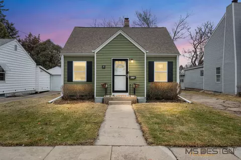 835 Albert Ave, Sycamore, IL 60178
